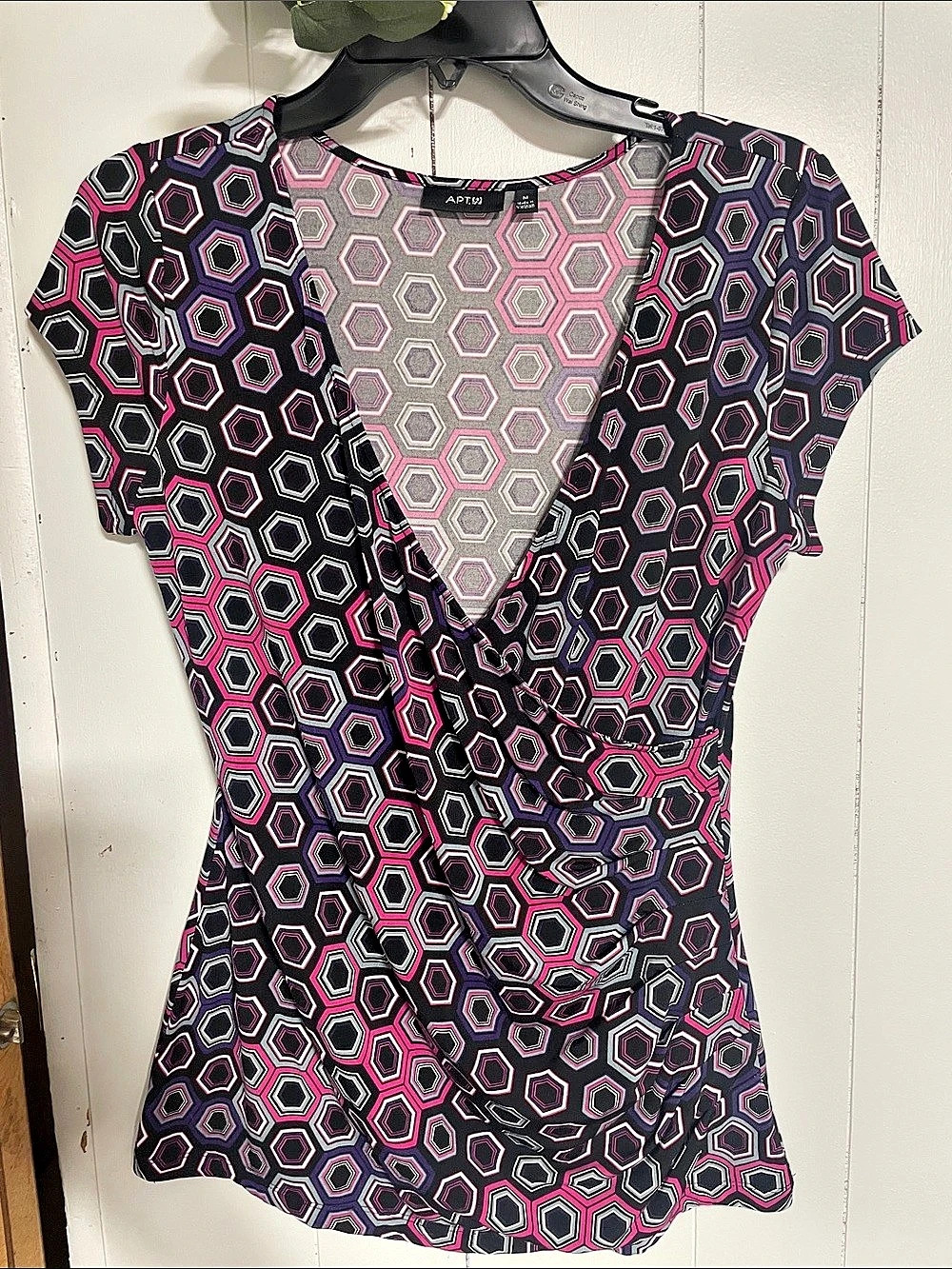 APT. 9 Geometric Short Sleeve Blouse in Black & Pink Size Medium